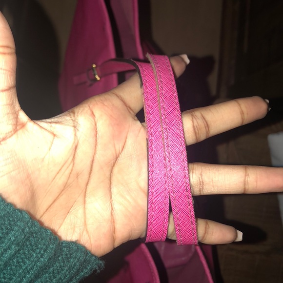 Micheal Kors Tote Bag - Picture 3 of 7